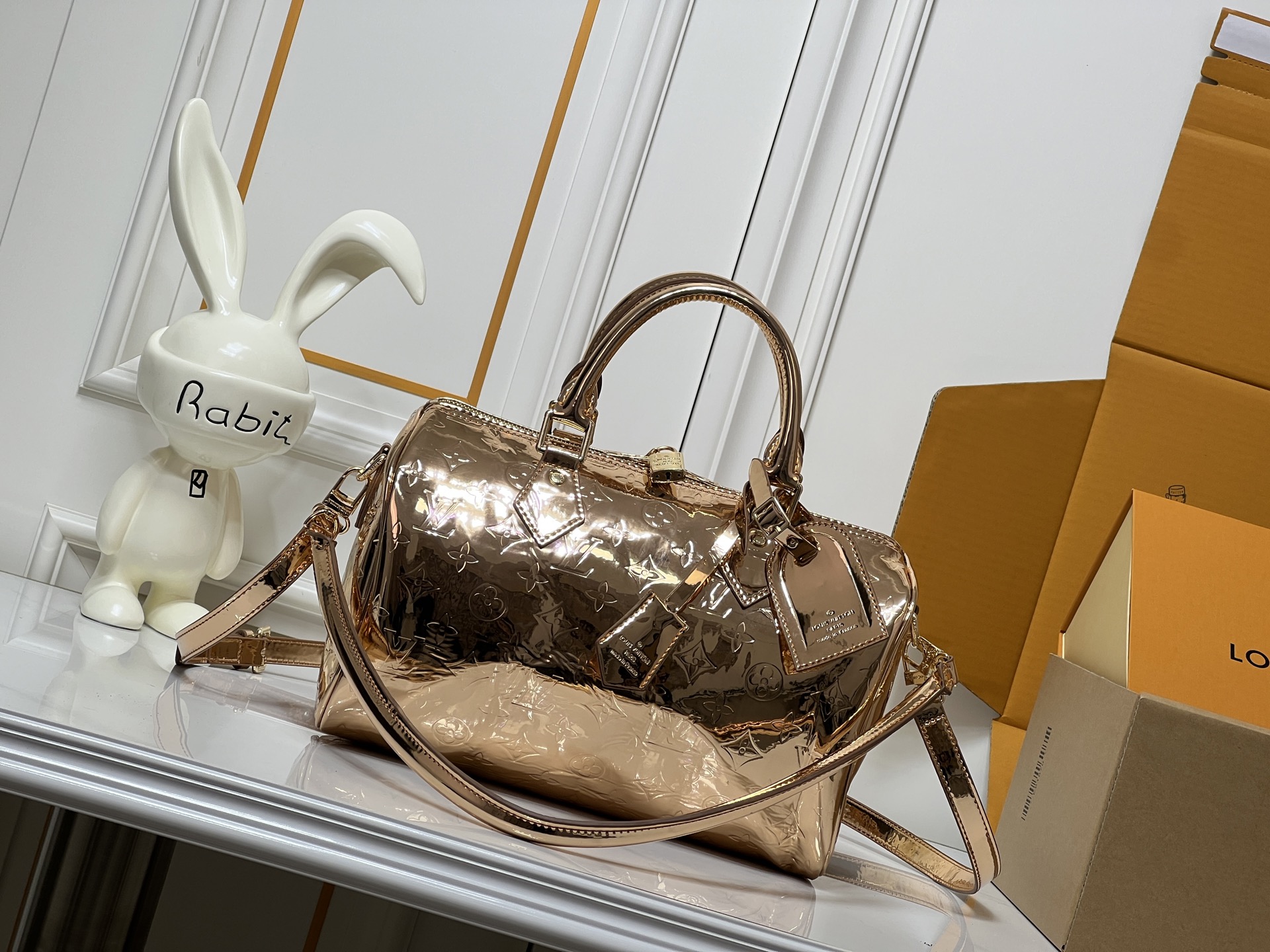 Louis Vuitton LV Classic Handbag Premium Canvas Embossed Logo Fashion Statement High-End Fashion
